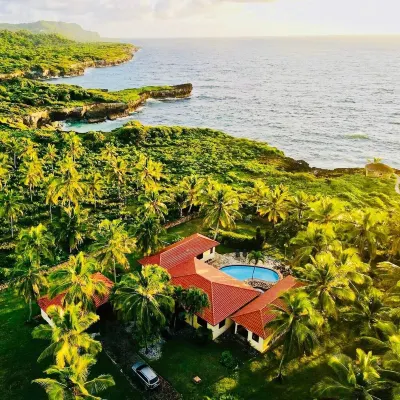 PALM HOUSE LUXURY VILLA - OCEAN FRONT PARADISE Hotels in 