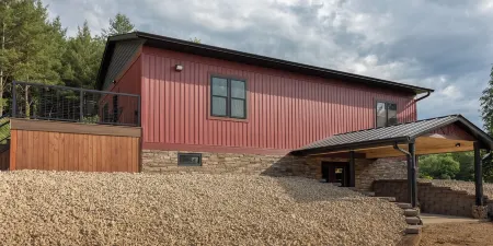 NEW 4-bedroom house , VIOLA SUITE SPOT  check out the GREAT rates for 2025