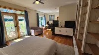Coastal Hideaway Private Suite
