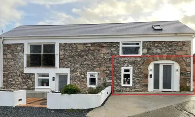 Merok Old Granary luxury accommodation for 2 persons in single unit. Hotel a 