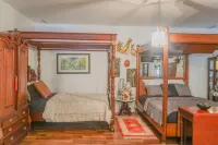 Entire 1st floor guest suite on 50 acres +pool+ tennis