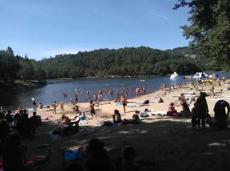 Happy group or large family holiday - Free Wifi