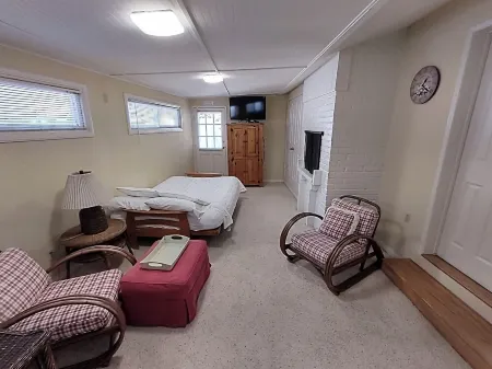 THE BEACH, 3 HOUSES AWAY Отели рядом с достопримечательностью «Hermosa Beach Pier»