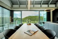 Racers Lodge "nordschleife" mit Hebebühne und Doppelgarage, Nähe Nürburgring Hotels in Bermel