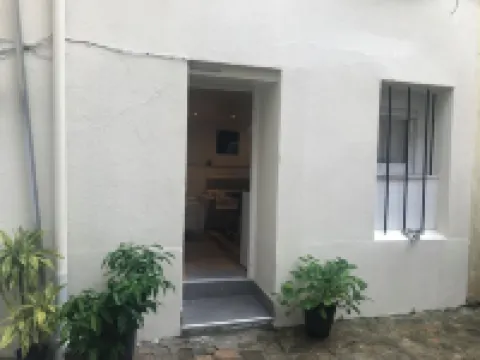 Cute independent studio Hotels in Saint-Germain-en-Laye