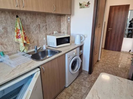 Charming 2-bedroom apartment with WiFi, AC in fabulous Varna
