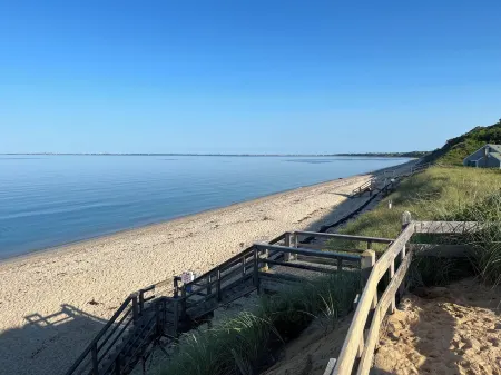 Charming 3-bedroom cottage in Truro with AC