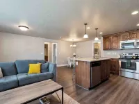 Sleepy Ridge Apt, Self Check-In, Parking Hotels in Vineyard