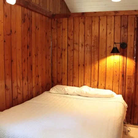 2 Bedroom Pet Friendly Cabin Escape w/ Private Hot Tub