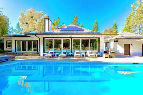 Zegarra Estate Hotel di Forestville
