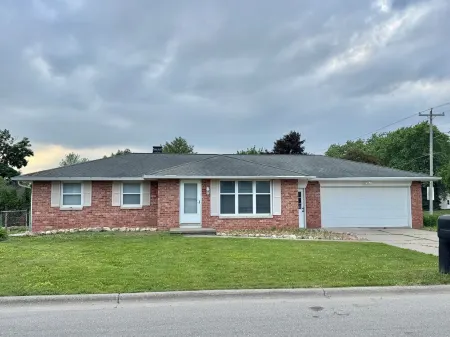 Newly Renovated 3 bedrooms w/ 5 beds, 2 bath home w/ convenience to everything.