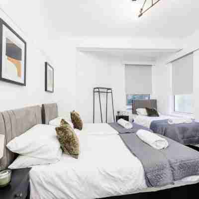 Stylish 2Br Flat | Westcliff Seafront Stay Rooms