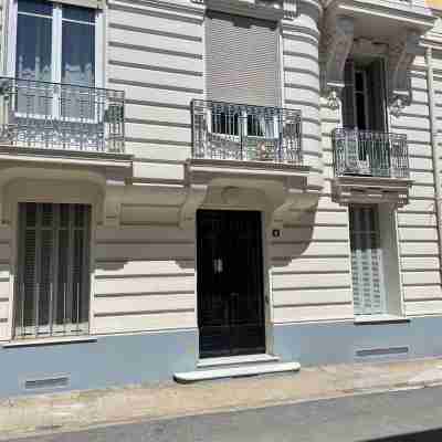 Seafront apartment on the Promenade des Anglais Hotel Exterior
