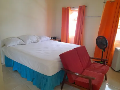 Caribbean house 3 mins walk to the marina and port. Hotels in Carriacou