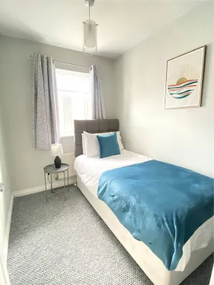 Towcester House - Spacious 3 Bedrooms, Garden, Free Parking, Smart TV