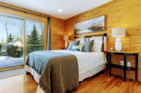 Luxury White Mountain Adventure Cabin & Sauna