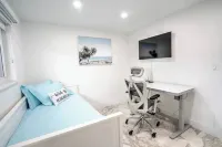 Sunnyside Oasis w/Heated Pool ~ 7 min. From Beach