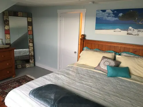 Safe Family Fun, steps from Veteran's Beach Hotels in Mattituck