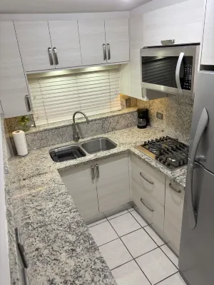 Beautiful full house with 3 bedrooms and 2 bathrooms! - We issue invoice. فنادق في 