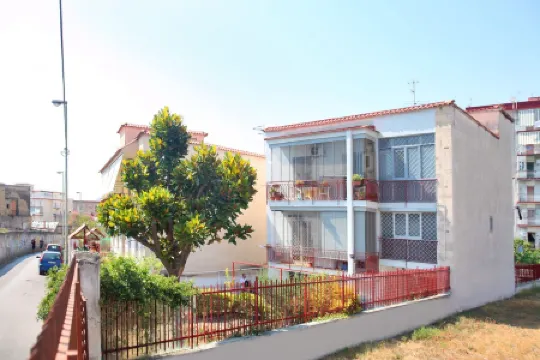 Located in Ercolano, 700 m from the ruins of Ercolano family apartment