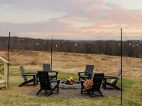 Wellness Retreat with Hot Tub, Gym, Cold Plunge, Office Hotels in Callicoon