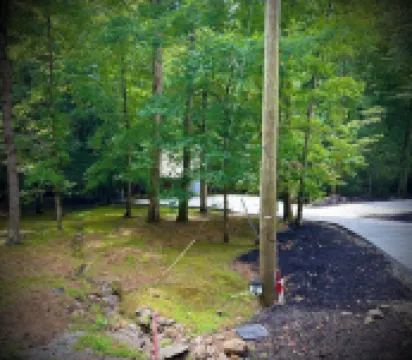 Charming 2-bedroom cabin in delightful Townsend with all the necessary amenities