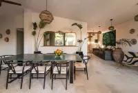 Dependance Armonia, with garden and jacuzzi just 100 meters from the sea