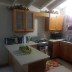 2 Bedroom  2 Bathroom Kitchen Living room and verandah   Close to a beach Coral Spring住宿飯店