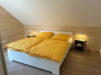 Vacation home Haselnuss in the middle of the Eifel for 6 persons + 2 dogs incl. garden 슈라이덴 호텔