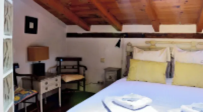 'La Casa de Lola' Casita de Pueblo Restaurada