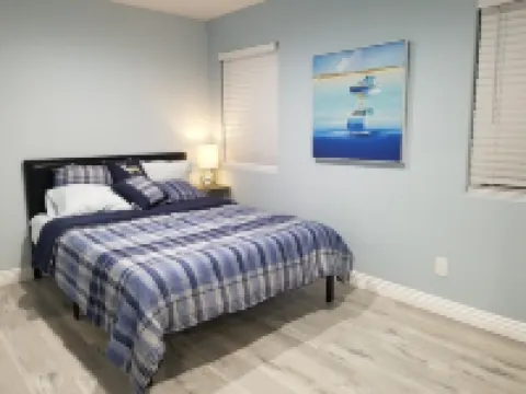 Entire Cozy Home with Enclosed Entertaining Patio Near Disneyland