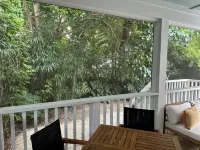 Enchanted Silverlight Cottage in Park Circle, North Charleston, SC