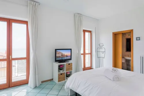 Casa Elan Salerno, large and bright apartment, a stone's throw from the beach