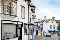 The Courtyard - With private Hot Tub