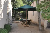 Villa Les Lauriers Malacucina Hotels in Lumio