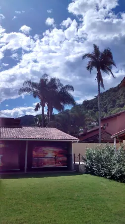 Casa Juquey, 4 Bedrooms with Air Conditioning, Wi-Fi, Swimming Pool, Barbecue, Games Room.