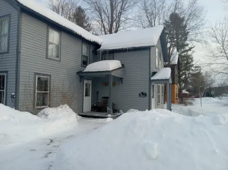 A  clean and cozy centrally located rental,walking distance to all amenities