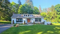 Newly remodeled, private Villa in Bolton Landing with all the comforts of home