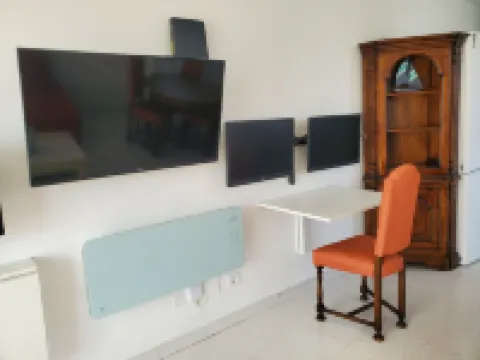 Cozy, very comfortable, very close to the beach.