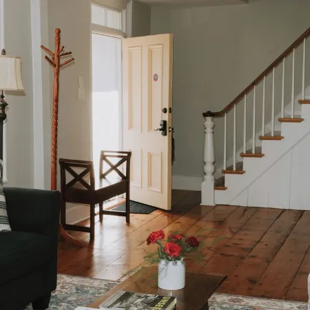 Waterfront catskills farmstay in a 19th Century historic home on an Alpaca Farm