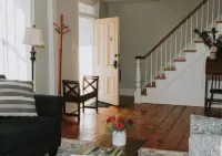 Waterfront catskills farmstay in a 19th Century historic home on an Alpaca Farm