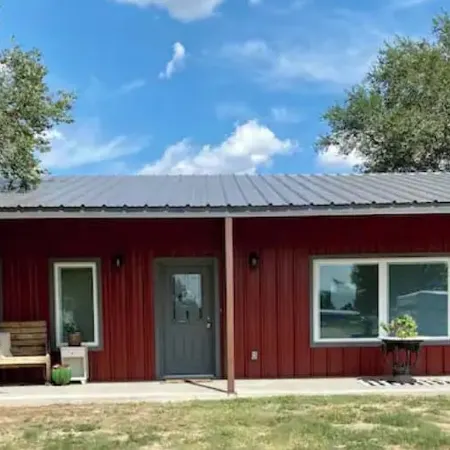 Sunshine Casita! A Quiet Country Setting. Short Drive to Palo Duro Canyon.