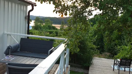 Charming 2-bedroom house in welcoming Västra Götalands län with AC, WiFi