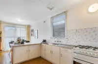 Beach Retreat 2-min walk from beach Hotels in Rosebud