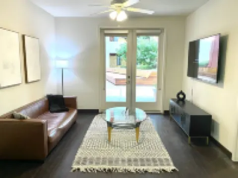 Chic & Cozy Apartment in West Hollywood