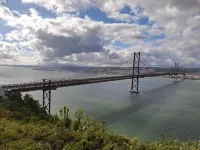 7km from the beach and 14km from downtown Lisbon. Cozy, family-friendly apartment!