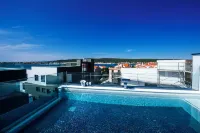 Crystal Holiday Residence II - Beach