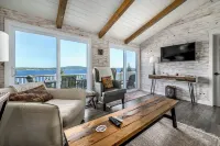 Modern Home Steps from Brewery with Ocean View Hotels in Dildo