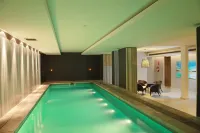 Esplendor by Wyndham Montevideo Cervantes - Pools