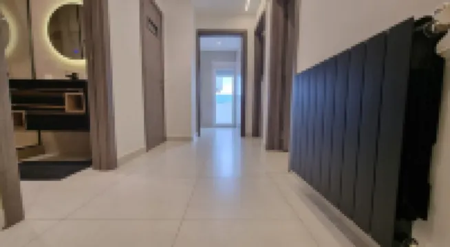 Modern & Restful, Akid Lotfi Oran